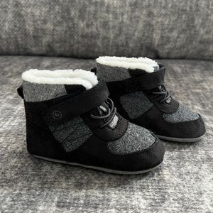 Infant winter boots | Stride Rite | Small (6-12 mos)